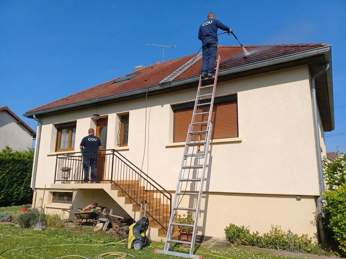 Démoussage de toiture à Lagny-sur-Marne Démoussage de toiture à Lagny-sur-Marne
